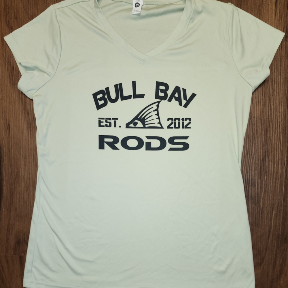 NWOT Womens Sz XL Xtreme Tek V-Neck Bull Bay Rods Short Sleeve Tee - RARE FIND!